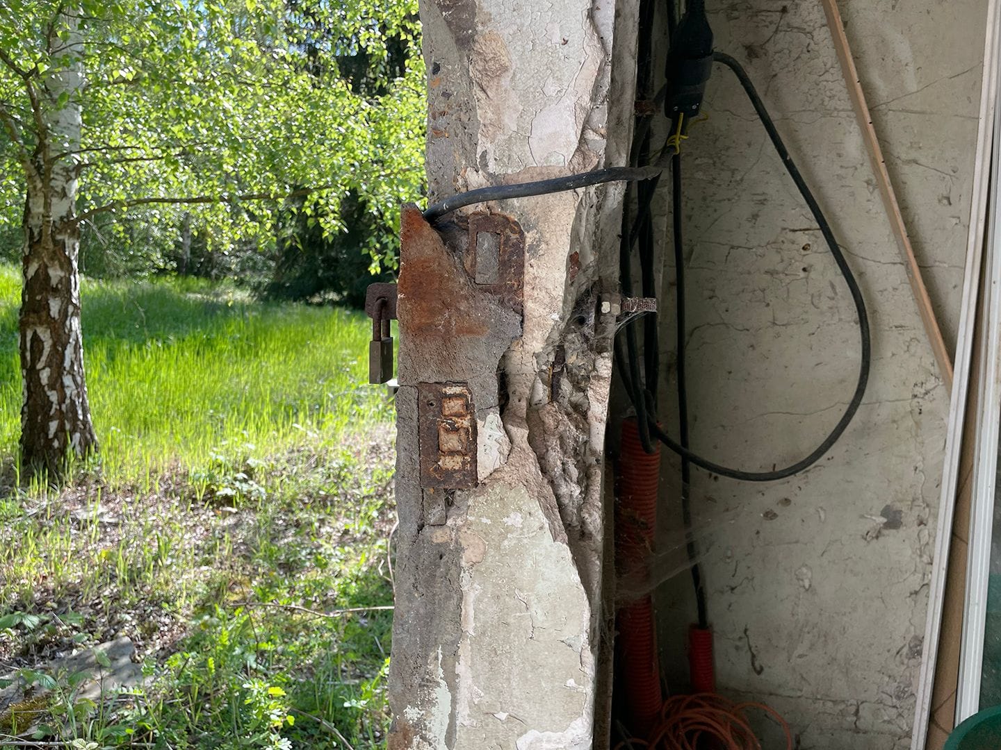 Our mission is to commune with minerals the way Amazonian shamans do with plants.