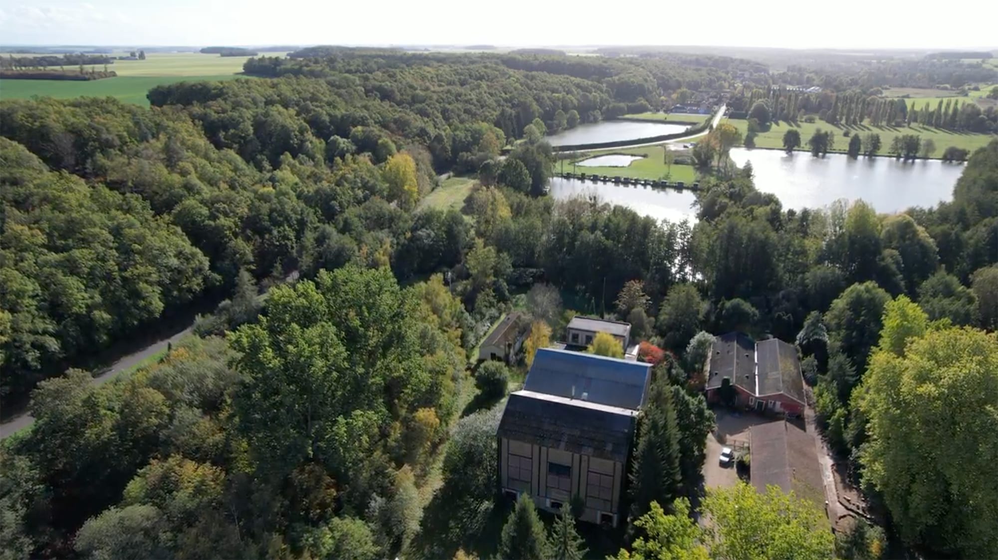 Members' Retreat × AI Training Facility